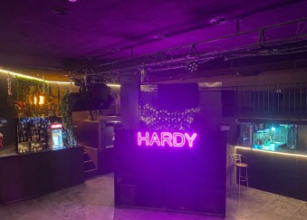  Hardy resto-bar   13